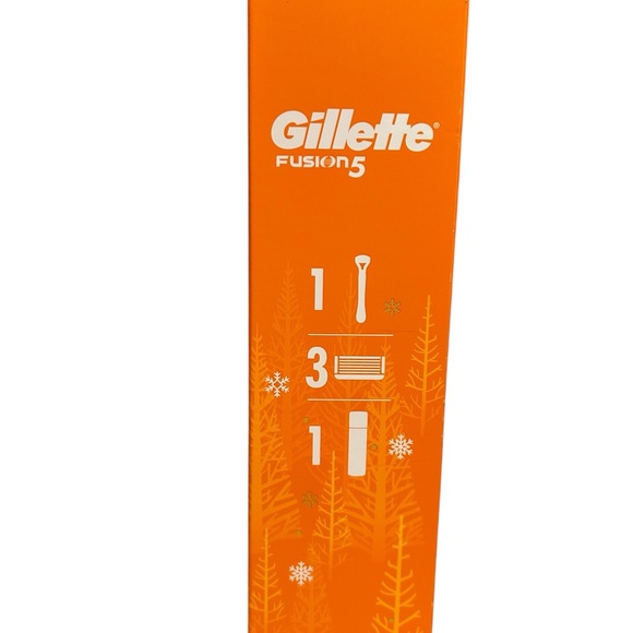 Fusion5 Men’s Winter Shave Bundle - Picture 2 of 2